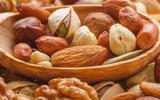 Entenda os riscos de comer nozes todos os dias: alimento tem inúmeros benefícios à saúde se consumido do jeito certo