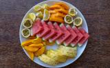 As frutas com mais agrotóxicos no Brasil são muito populares: veja quais são e o que fazer para diminuir o consumo de substâncias perigosas