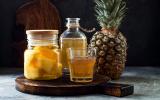 Nem laxante, nem lavagem intestinal: tepache de abacaxi é a bebida barata que acaba com intestino preso e gases, aprenda receita simples e probiótica