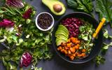 Detox não é só suco: saiba o que comer para fazer uma dieta detox e eliminar toxinas e inchaço