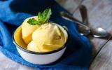Sorvete caseiro de maracujá sem emulsificante, supercremoso e com apenas 4 ingredientes: receita simples para se refrescar quando quiser