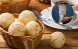 Tinha preguiça de fazer pão de queijo em casa até aprender essa receita no liquidificador, é muito fácil e rápida!