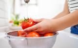 Palavra de microbiologista: essa é a melhor maneira de lavar frutas e legumes