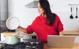 Vale a pena ter um cooktop em casa? Saiba por que esse eletrodoméstico tem conquistado tantas cozinhas