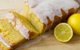 Bolo gelado cremoso com limão é a receita perfeita pra fazer durante todo o verão: veja como é fácil de fazer!