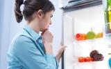 Pode guardar comida quente na geladeira?