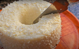 Nem ovo, nem forno: bolo de tapioca com coco é uma iguaria da minha família mineira, a receita é fácil e afetiva