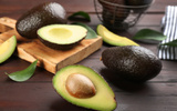 Avocado é abacate? Descubra a diferença entre os frutos e veja como preparar o avocado
