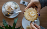 Nada melhor do que um café quentinho! saiba como preparar a bebida de maneira profissional sem sair de casa