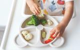Esses são os alimentos que não podem faltar no prato do seu filho todos os dias, segundo nutricionista