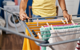 Adeus ao tradicional e volumoso varal de secar roupa: a nova tendência seca as roupas em tempo recorde e será popular em 2025