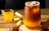 Café gelado com laranja: bebida refrescante é muito fácil de fazer e ainda fica lindo se servir em uma taça