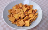 Sem farinha de trigo, nem manteiga: biscoitinho salgado crocante é o lanche fácil e leve que você precisava