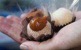 Brigadeiro de churros é o docinho que sempre faço nas comemorações da minha família: fica uma delícia e todo mundo pede a receita