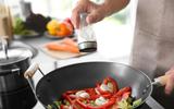 5 temperos que substituem o sal na hora de preparar os alimentos