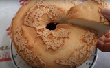 Nem farinha de trigo, nem fermento: bolo de apenas 3 ingredientes é fácil de fazer e fica uma delícia com o café da tarde