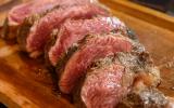 Carne malpassada tem sangue? Descubra o que é líquido vermelho na proteína