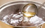 Bomba de nutrientes: caldo rico em colágeno, ômega-3 e antioxidantes é delicioso e fácil de preparar. Aprenda a receita!