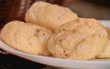 São necessários apenas 3 ingredientes para fazer esse pãozinho de tapioca: esse é o lanche perfeito para o café da manhã ou da tarde