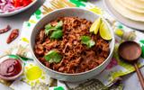 Carne desfiada cremosa é a minha receita de proteína favorita: faço lanches ou coloco na marmita para comer no trabalho, é muito versátil!