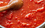 Nem cebola, nem alho: o segredo deste molho de tomate está em outro ingrediente