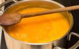 Você usou colher de pau ERRADO a vida toda! Descubra por que o utensílio não é indicado na hora de cozinhar
