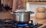 Panelas resistentes para todos os momentos! Veja 4 opções que você precisa ter na sua cozinha