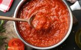 Nem açúcar, nem cenoura: aprendi (finalmente!) a tirar a acidez do molho de tomate com o ingrediente certo