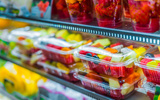 Sempre comprei frutas já cortadas até descobrir que eu estava cometendo um erro e nunca deveria fazer isso