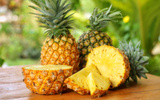 Benefícios do abacaxi: miolo (aquela parte que você joga fora!) é muito rico em bromelina. Entenda vantagens da substância!
