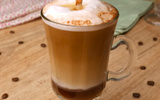Adeus cappuccino sem graça: agora só faço esse mocaccino cremoso, fica melhor que de cafeteria