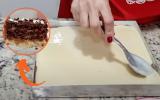 Bolo com leite condensado assado que já sai recheado do forno coberto com ganache é de comer rezando: você vai querer fazer essa receita toda semana!