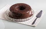 O melhor bolo de chocolate das galáxias é o da minha avó: fofinho, molhadinho, suculento e chocolatudo (Já anota, salva ou printa essa delícia!)