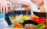 Vinagre além da limpeza: aprenda como usá-lo na comida para deixá-la ainda mais gostosa!