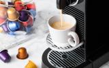 Cuidado ao tomar café de cápsula em casa e eu não estou falando do alumínio