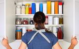 Dicas de como arrumar os armários da cozinha: confira