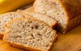 Nem açúcar, nem farinha, nem leite, nem ovo: desde que aprendi essa receita de bolo de banana saudável, só faço assim e é muito fofinho!