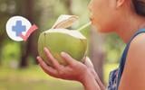 É por isso que você deve beber água de coco no verão: descubra os benefícios e a melhor opção para incluir na rotina