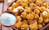 Impossível parar de comer essa pipoca doce que aprendi com um chef: segredo da receita para ficar crocante está no modo de preparo