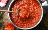 Nunca mais coloquei açúcar no molho de tomate depois que aprendi esse truque para tirar a acidez sem adicionar nenhum ingrediente