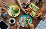 Sou nutricionista e garanto: "Se você tem vontade constante de comer doces ou alimentos ultraprocessados, experimente alimentos salgados no café da manhã"