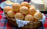 Faça hoje mesmo essa receita de pão de queijo com poucos ingredientes: muita atenção a um detalhe no modo de preparo
