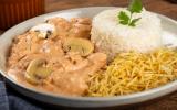 Strogonoff vapt-vupt para um almoço de Carnaval prático: receita é rápida, fácil e muito gostosa, qualquer um consegue fazer!