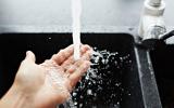 Como economizar água na cozinha: confira dicas