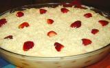 Não precisa de muito para fazer esse pavê de liquidificador com biscoito maisena simples para a sua ceia de Natal