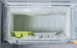 Truque perfeito para descongelar o freezer de forma rápida
