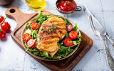 Descobri que frango não é só proteína e talvez você não saiba o que está consumindo junto