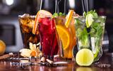Misturar bebidas faz realmente mal?