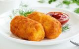 Esse é o bolinho mais crocante já visto por humanos feito na airfryer: e o recheio é beeeeem queijudo