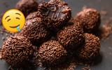Receita de brigadeiro que não vai ao fogo para fazer com as crianças: todo dia 12 de outubro comemos aqui em casa, é tradição de família